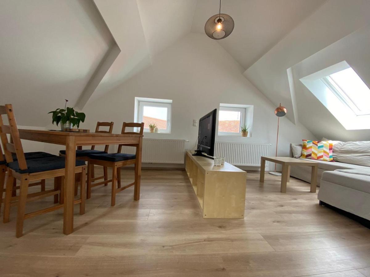 Helle 2 Zi. Wohnung Naehe Flughafen Muenchen Haimhausen  エクステリア 写真